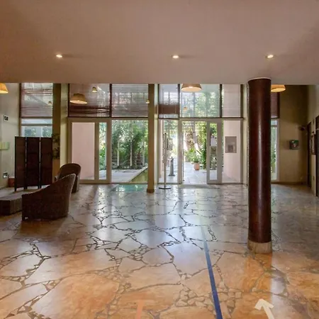 Mistral Apartment *